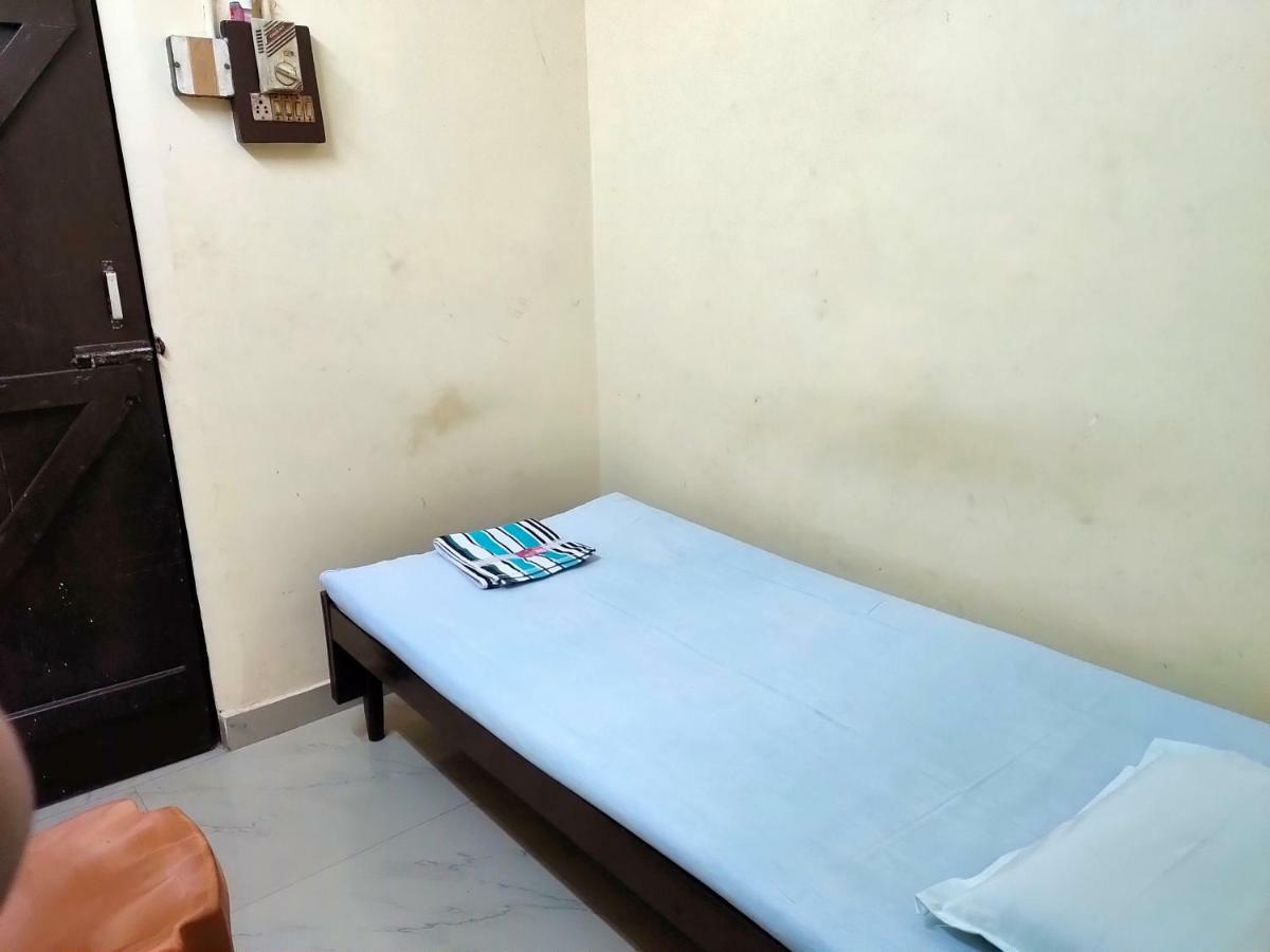 Chandrupal Lodging Guwahati Dış mekan fotoğraf