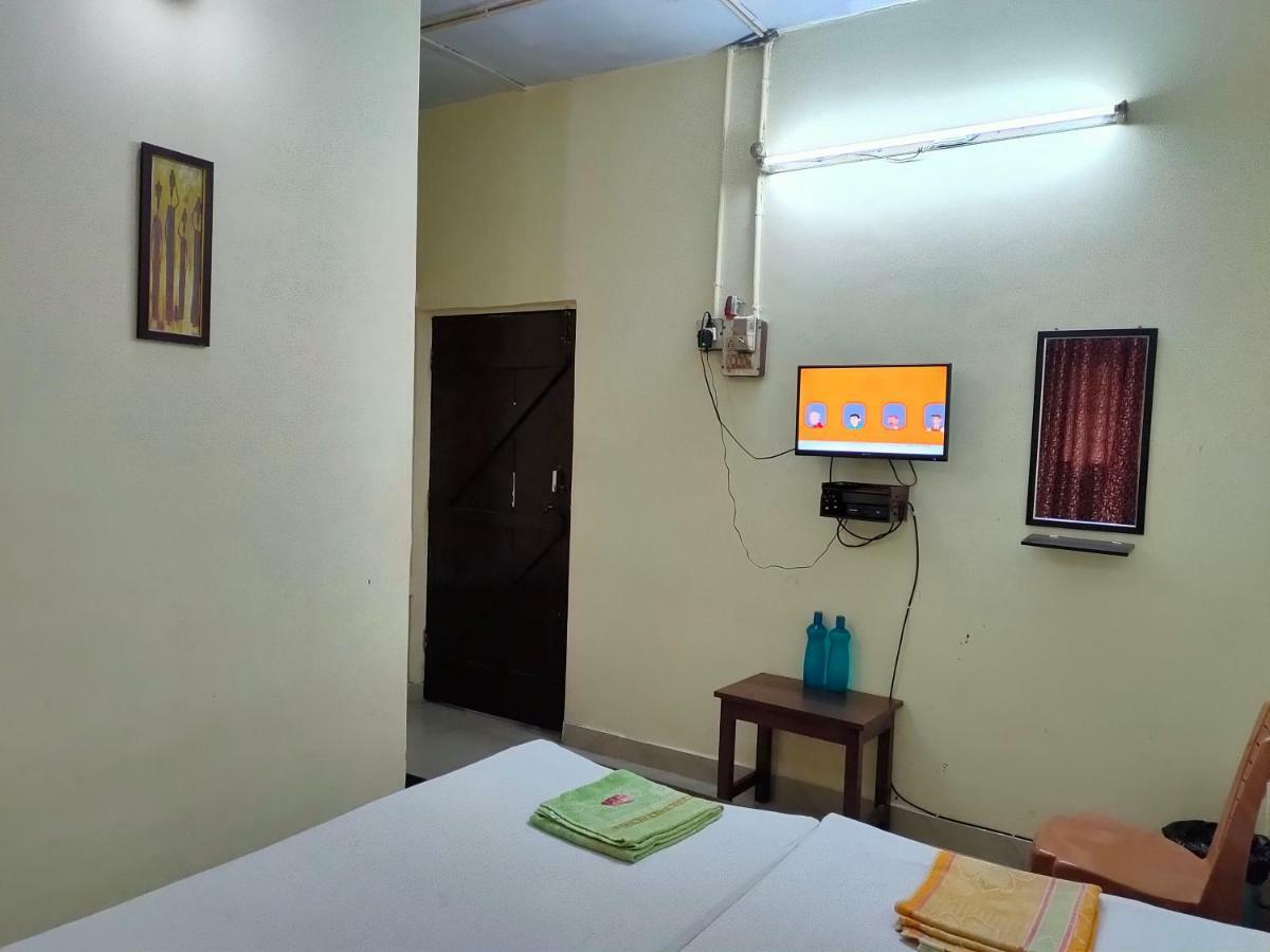 Chandrupal Lodging Guwahati Dış mekan fotoğraf