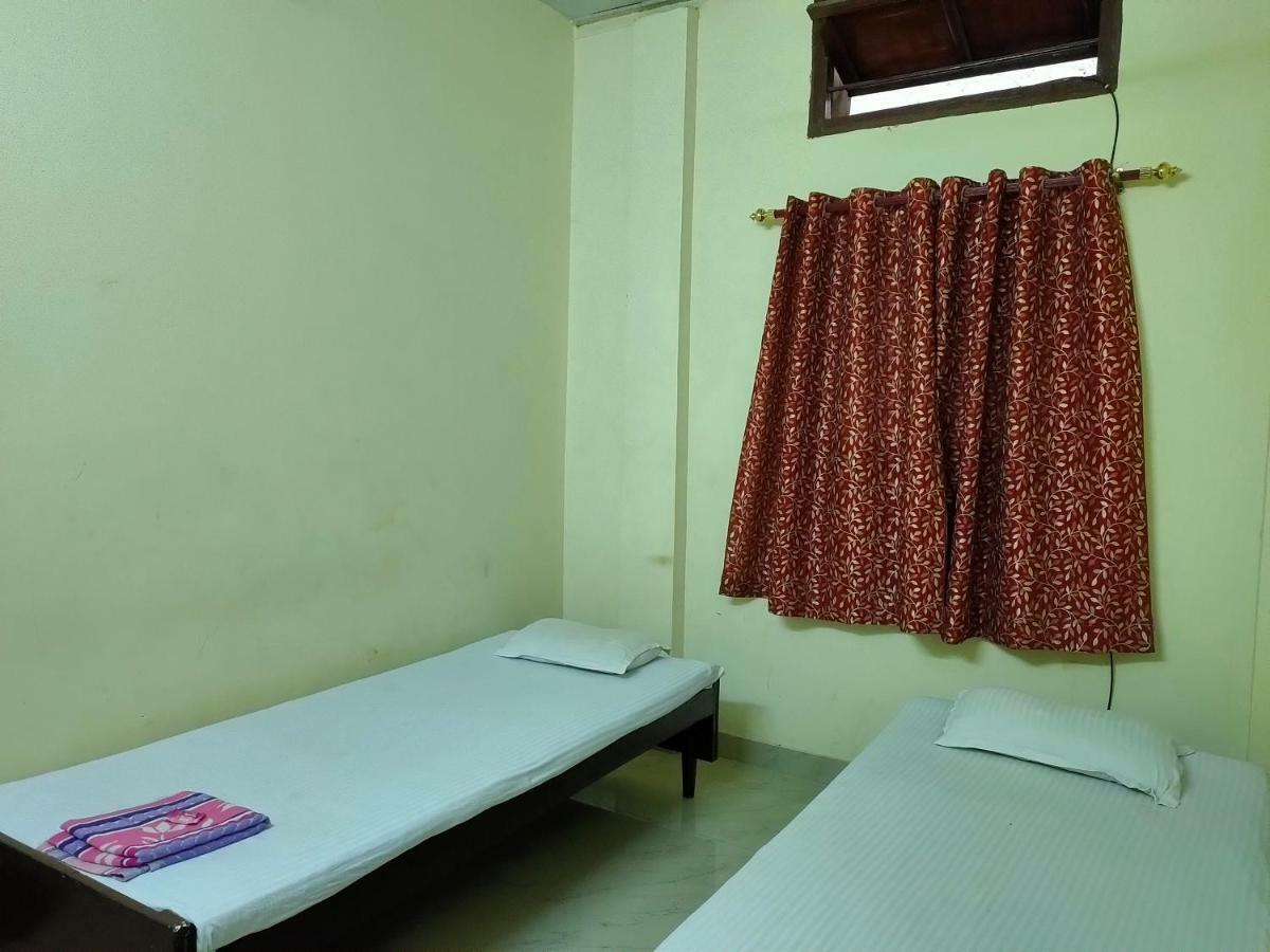 Chandrupal Lodging Guwahati Dış mekan fotoğraf