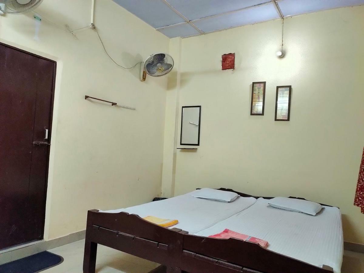 Chandrupal Lodging Guwahati Dış mekan fotoğraf